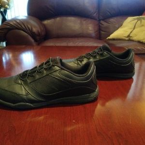 All Black Tred Safe Shoes (Oil and Slip Resistant)